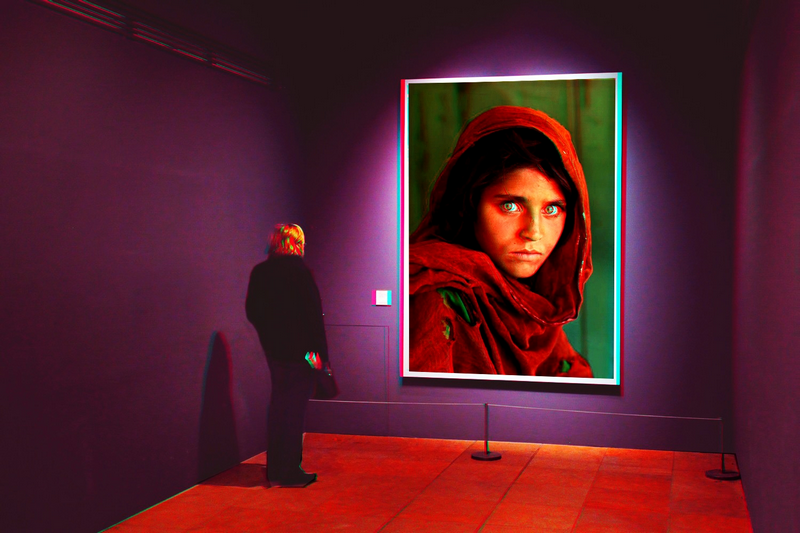 sharbat_gula_mc_curry_national_geographic_afghanistan_taliban_kabul_kaboul_refugee_pakistan_photographer_3d